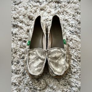 Sanuk Womens Size 6 Slip On Shoes